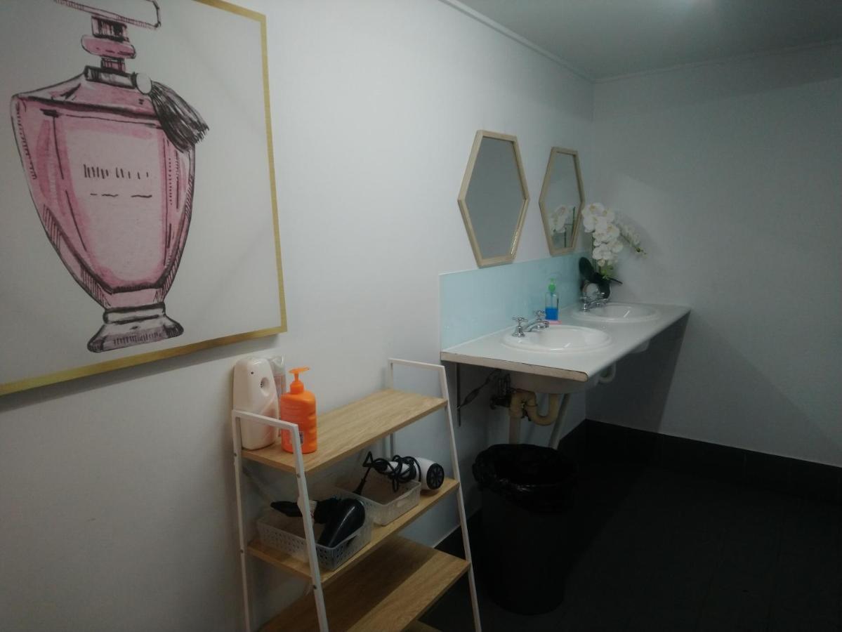Mumma'S Hostel Cairns Bagian luar foto